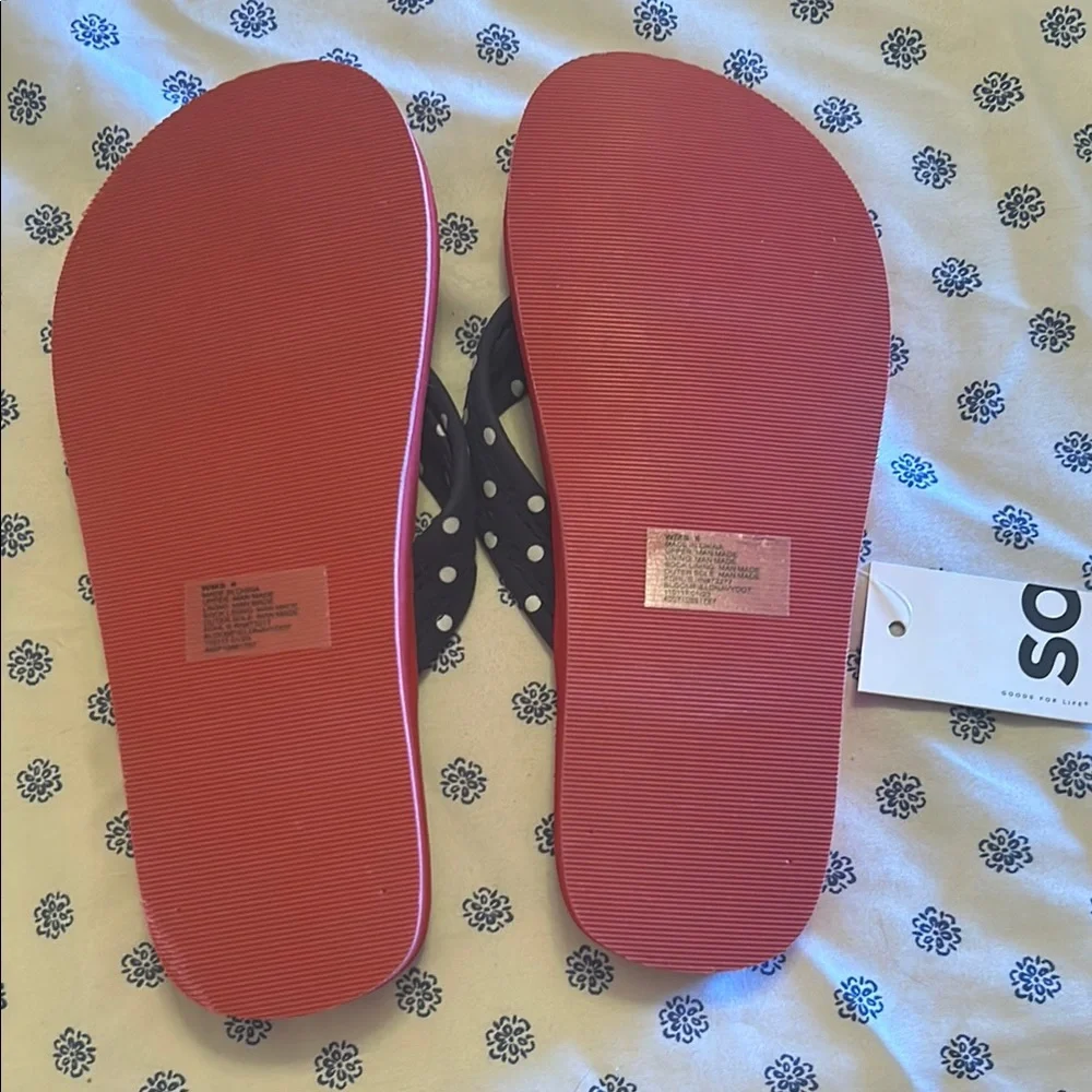 So Comfy Foam Red Flip Flops - Picture 3 of 4